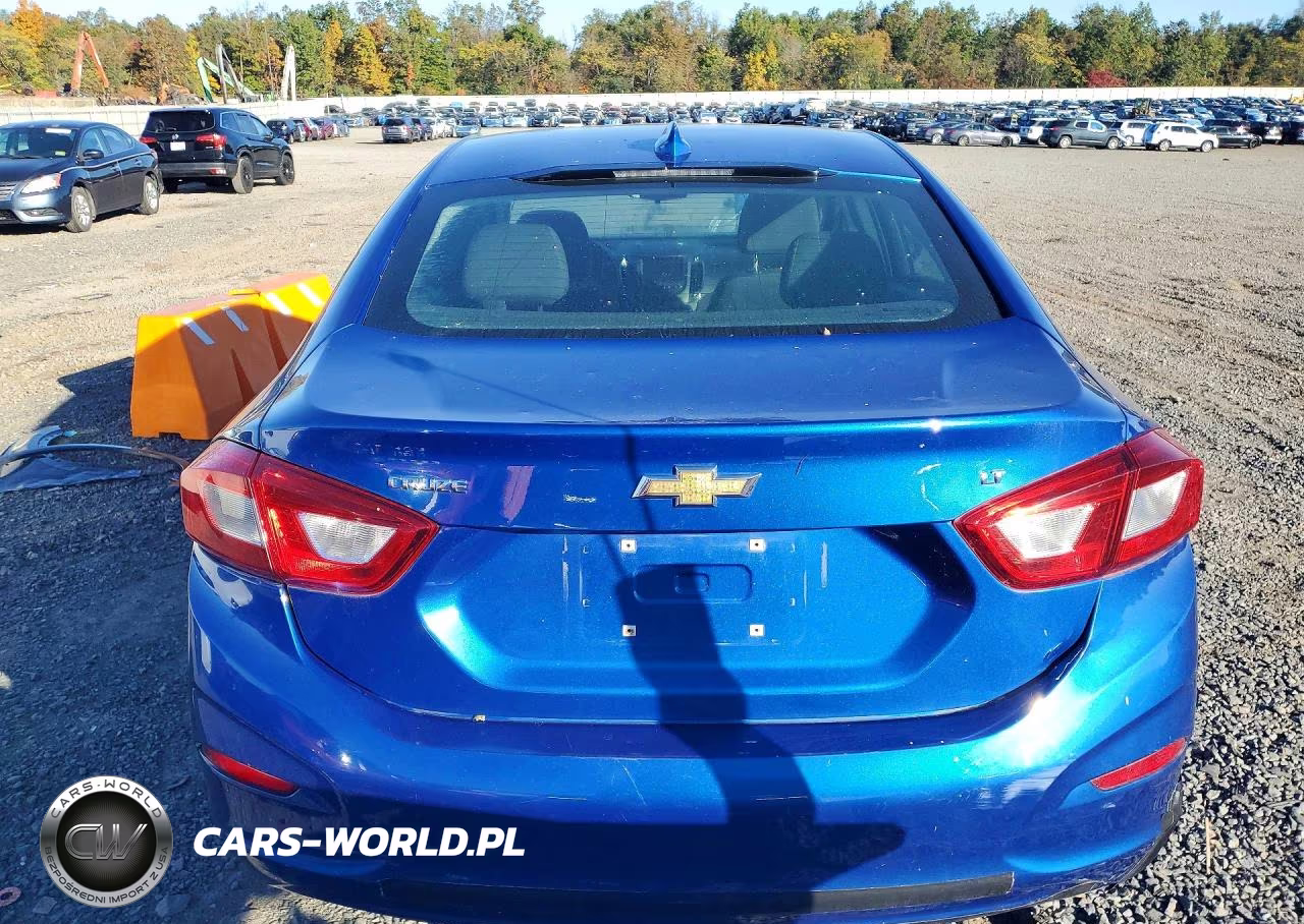 2018 Chevrolet Cruze Lt VIN:1G1BE5SMXJ7100888 - 6
