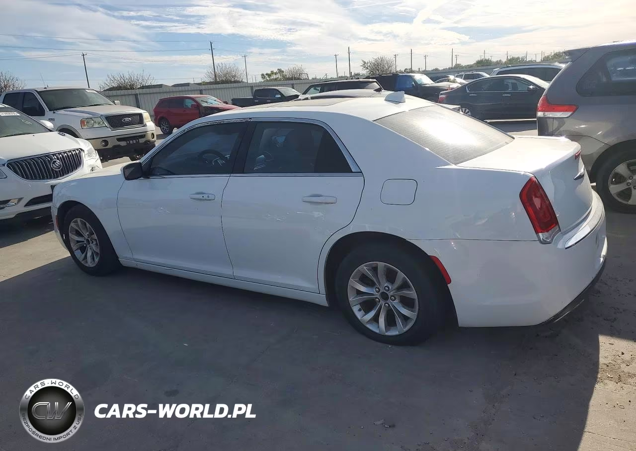 2016 Chrysler 300 Limited VIN:2C3CCAAG8GH223631 - 2