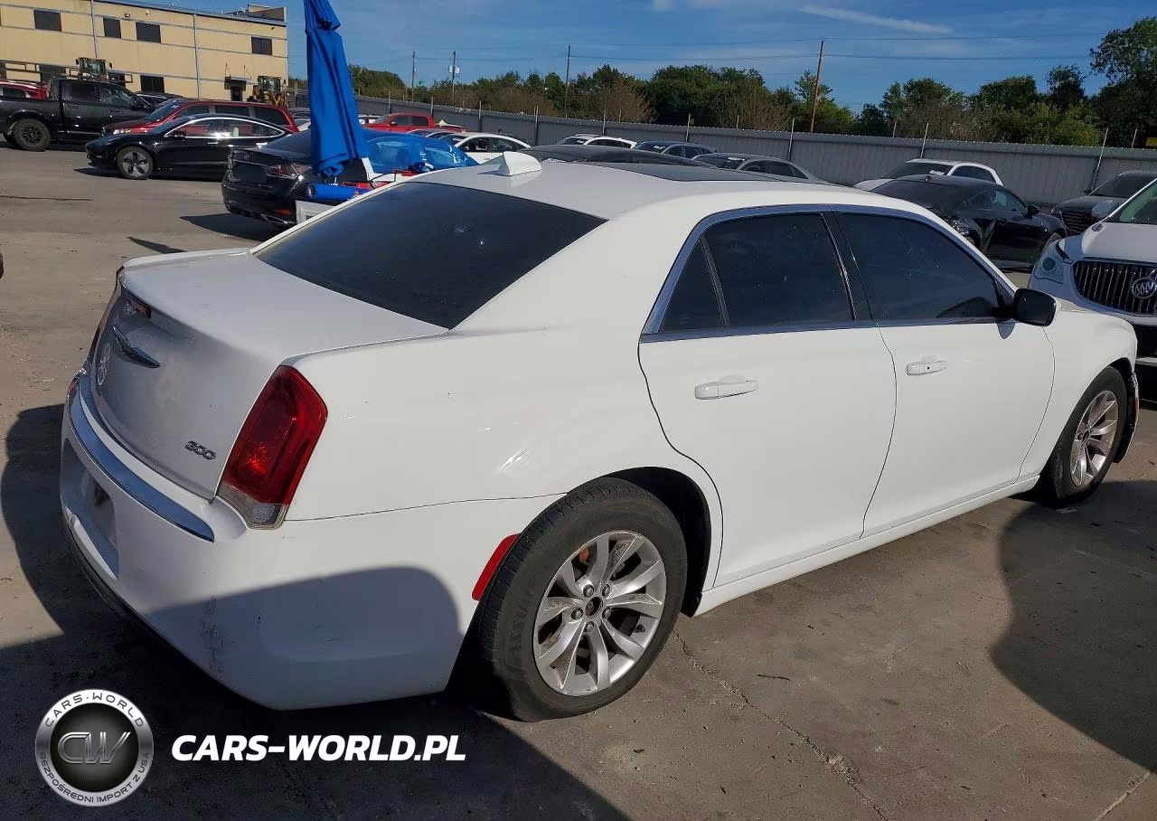 2016 Chrysler 300 Limited VIN:2C3CCAAG8GH223631 - 3