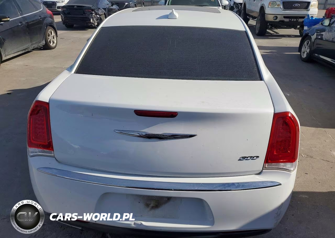 2016 Chrysler 300 Limited VIN:2C3CCAAG8GH223631 - 6
