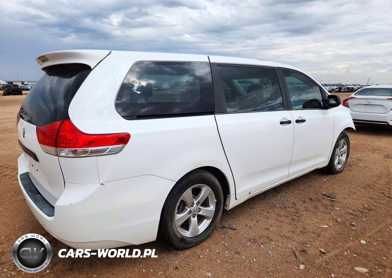 2013 Toyota Sienna L 7-Passenger VIN:5TDZK3DC5DS391561 - 3