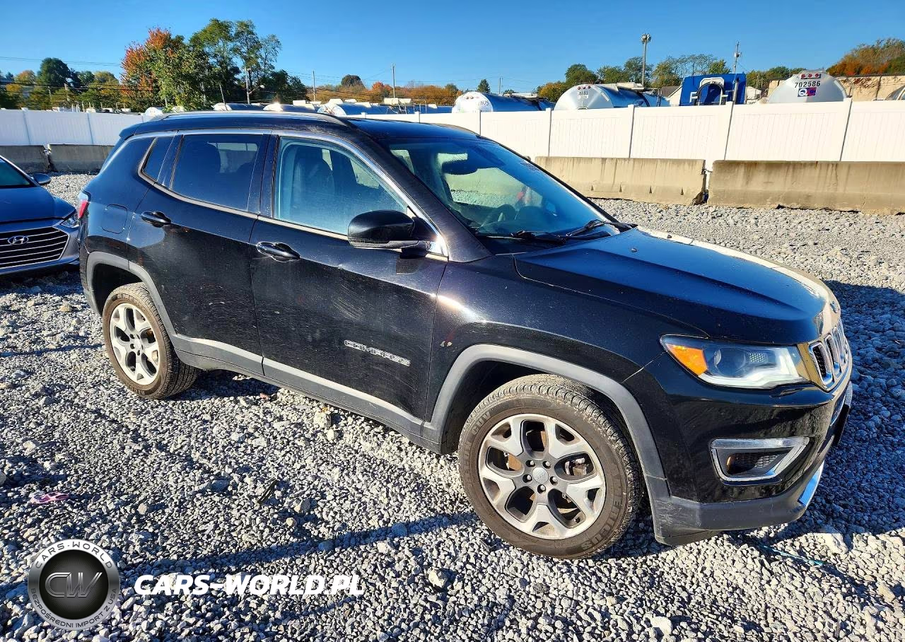 2018 Jeep Compass Limited VIN:3C4NJDCB7JT340922 - 4