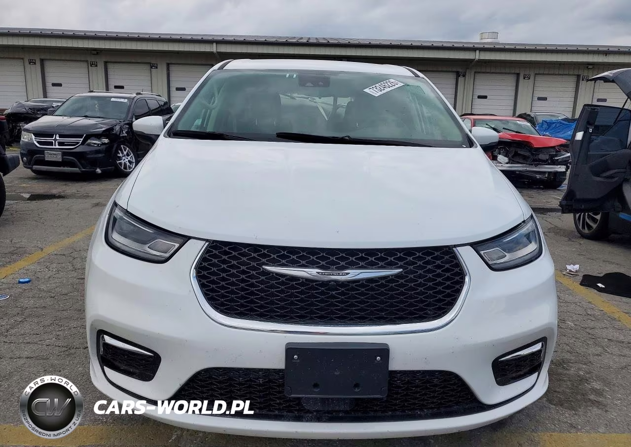 2023 Chrysler Pacifica Hybrid Touring L VIN:2C4RC1L76PR594932 - 5