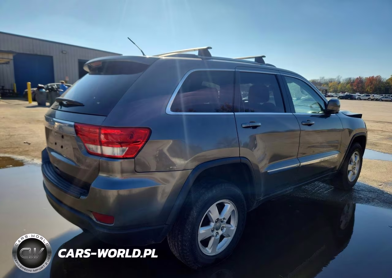 2013 Jeep Grand Cherokee Laredo VIN:1C4RJFAG5DC502655 - 3
