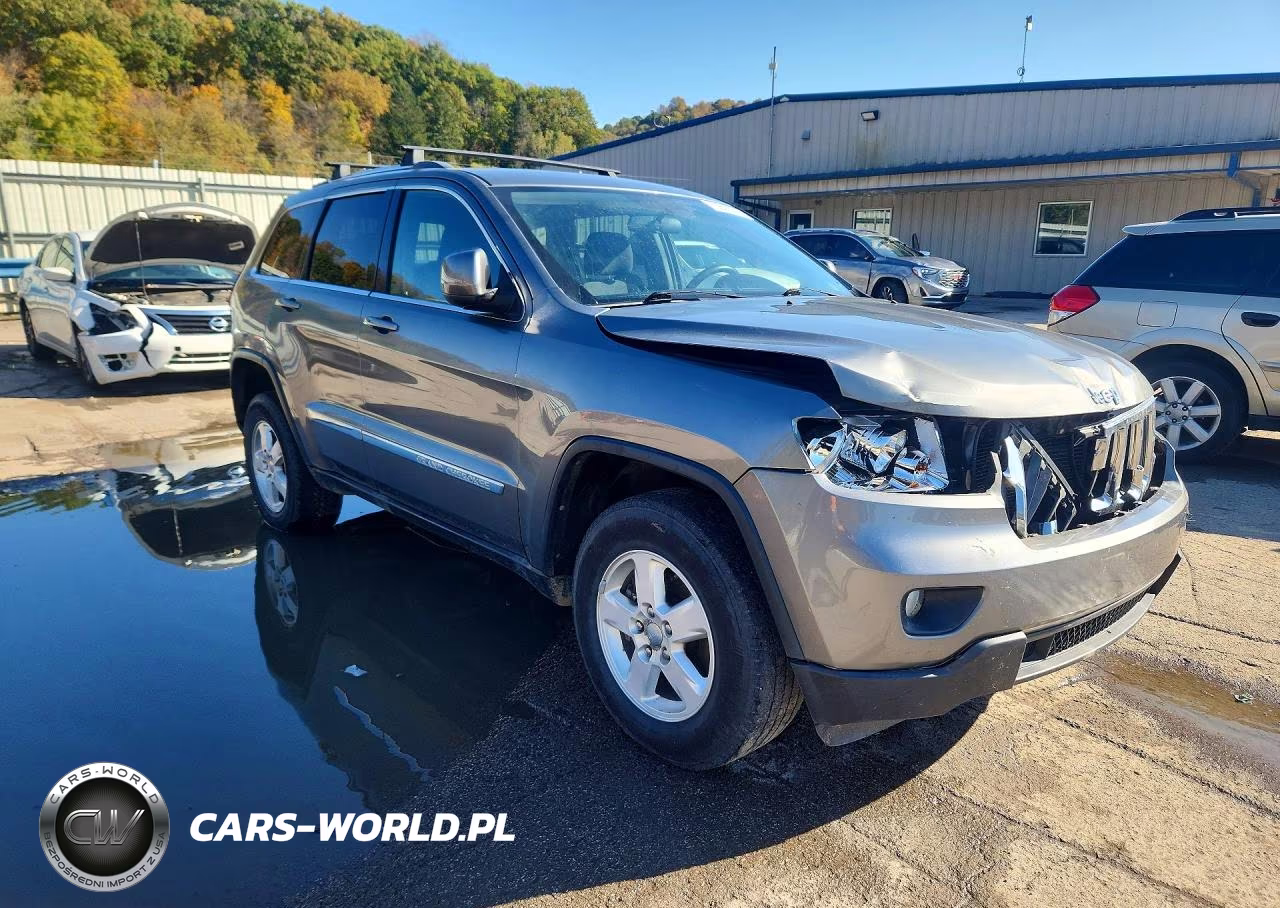 2013 Jeep Grand Cherokee Laredo VIN:1C4RJFAG5DC502655 - 4