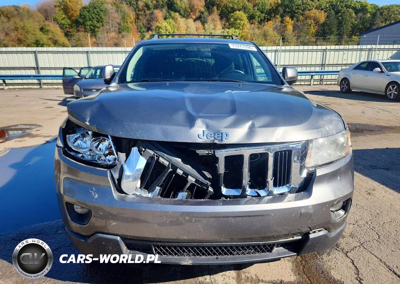 2013 Jeep Grand Cherokee Laredo VIN:1C4RJFAG5DC502655 - 5