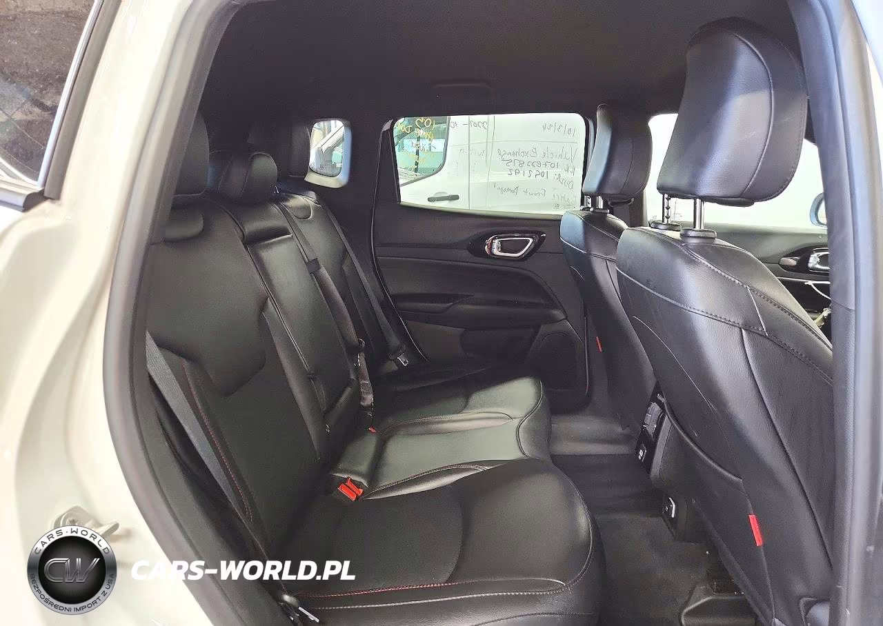 2025 Jeep Compass Trailhawk VIN:3C4NJDDN2ST564108 - 11