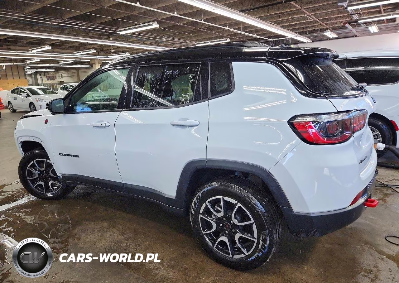 2025 Jeep Compass Trailhawk VIN:3C4NJDDN2ST564108 - 2