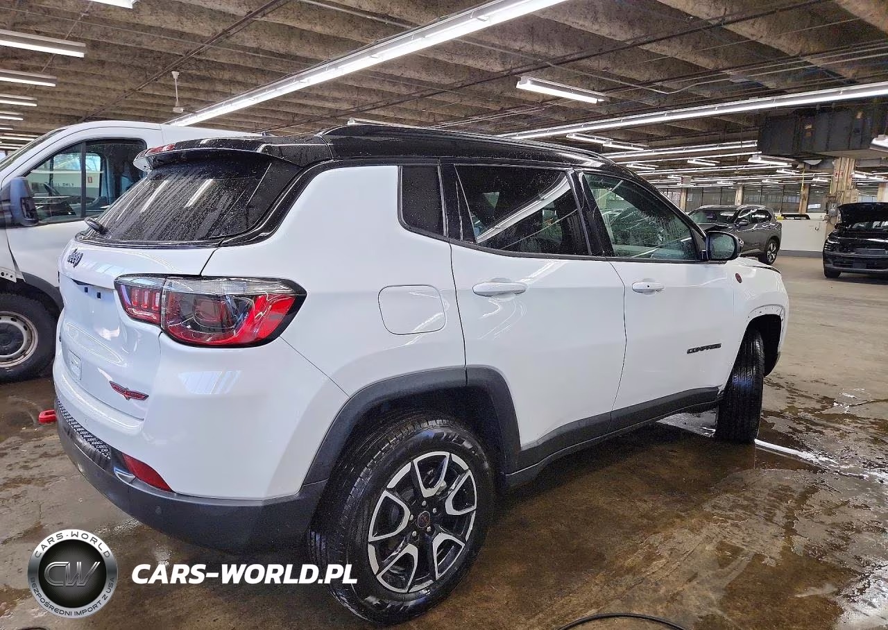 2025 Jeep Compass Trailhawk VIN:3C4NJDDN2ST564108 - 3