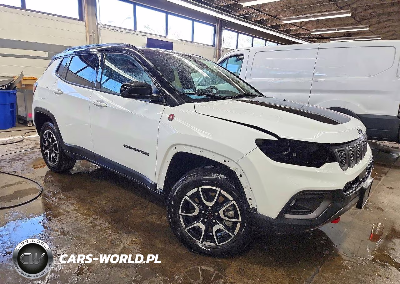 2025 Jeep Compass Trailhawk VIN:3C4NJDDN2ST564108 - 4