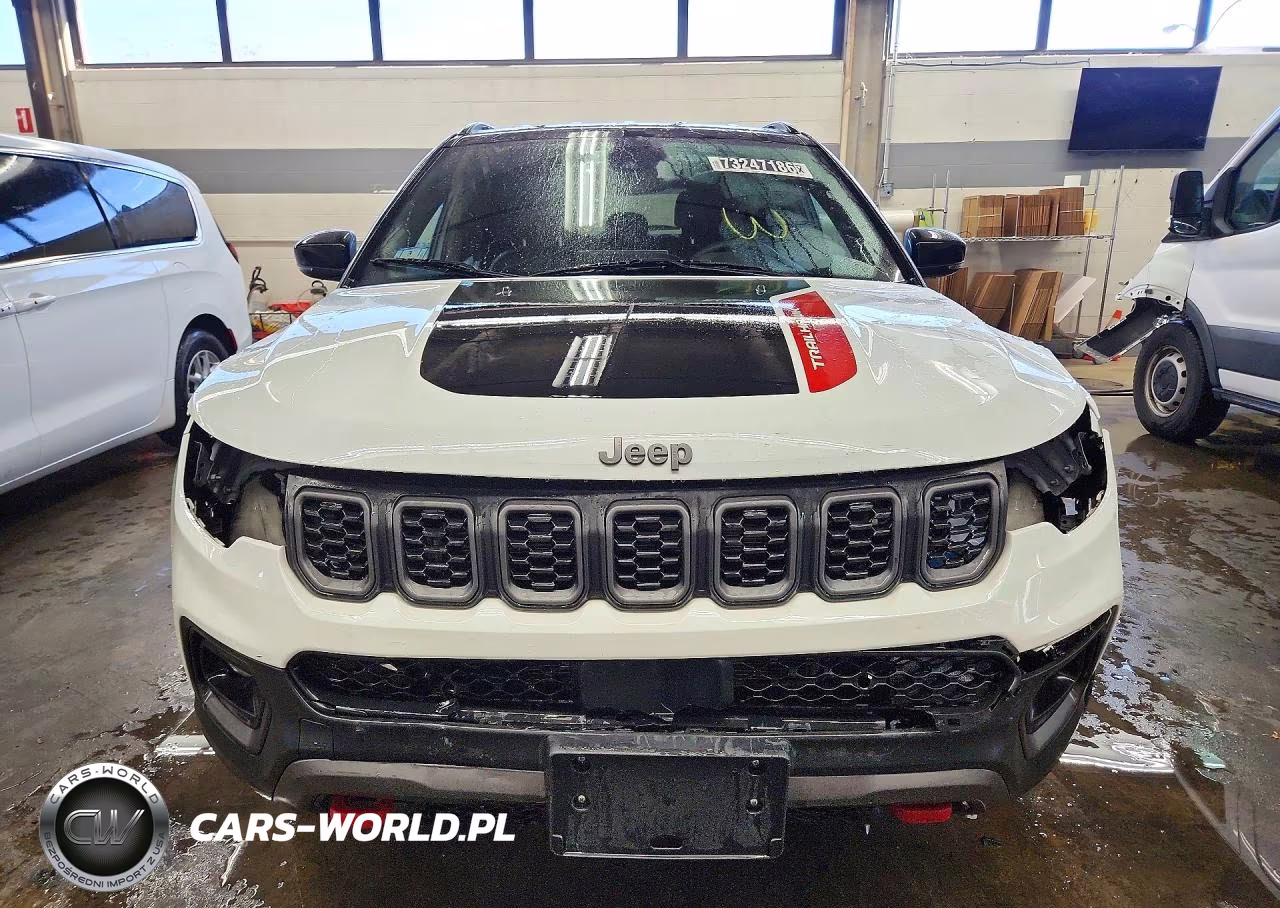 2025 Jeep Compass Trailhawk VIN:3C4NJDDN2ST564108 - 5