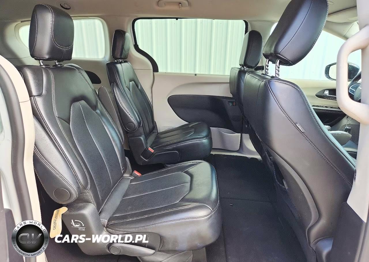 2024 Chrysler Pacifica Touring L VIN:2C4RC1BG7RR125045 - 11