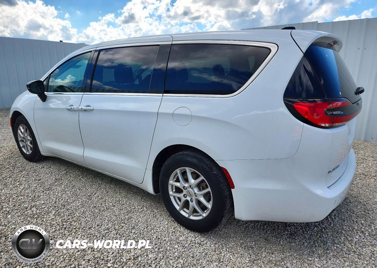 2024 Chrysler Pacifica Touring L VIN:2C4RC1BG7RR125045 - 2