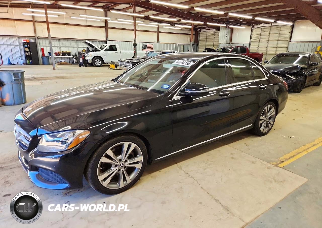 2017 Mercedes-Benz C 300 – zdjęcie 1 z 12