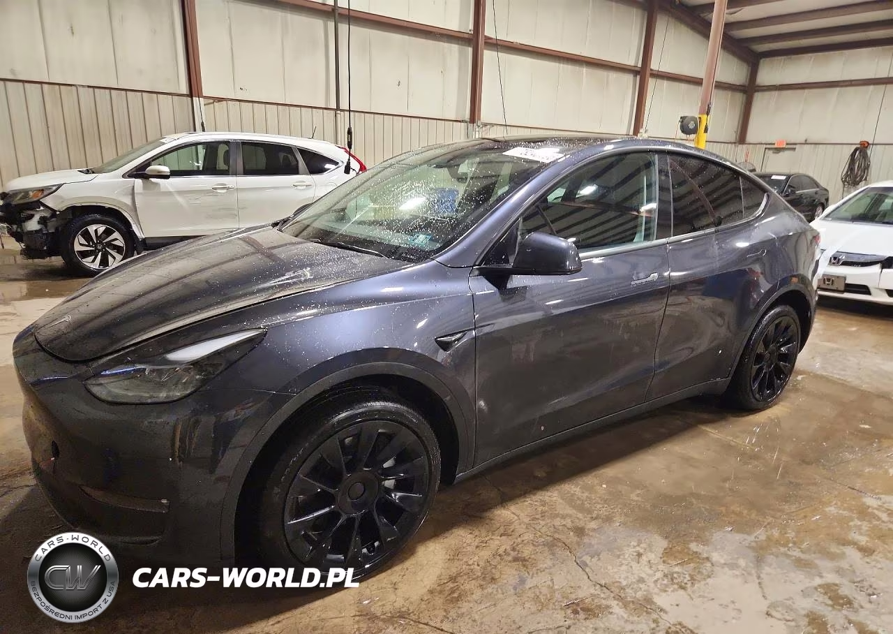 2024 Tesla Model Y – zdjęcie 1 z 12
