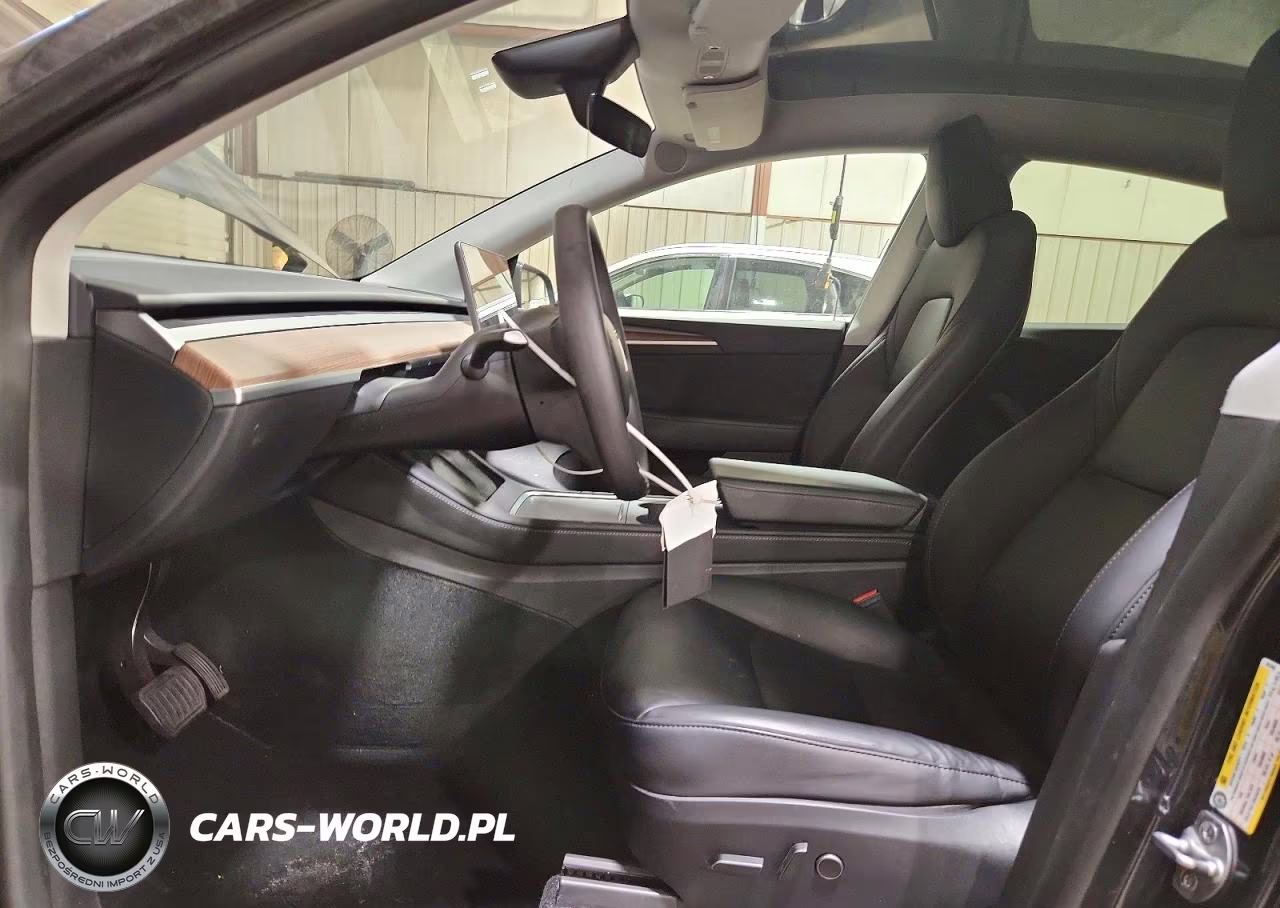 2024 Tesla Model Y VIN:7SAYGDEEXRF991008 - 7
