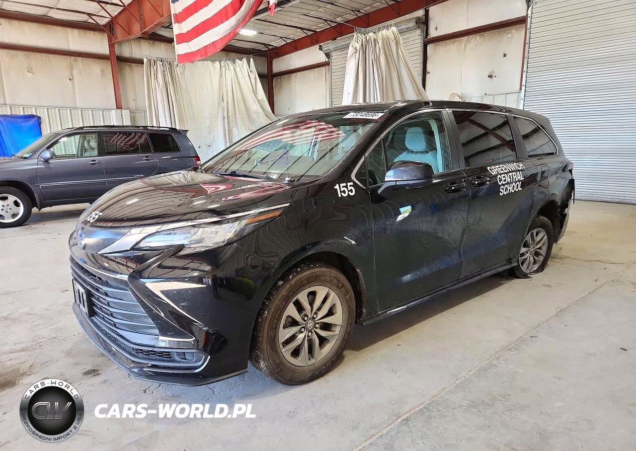 2022 Toyota Sienna Le