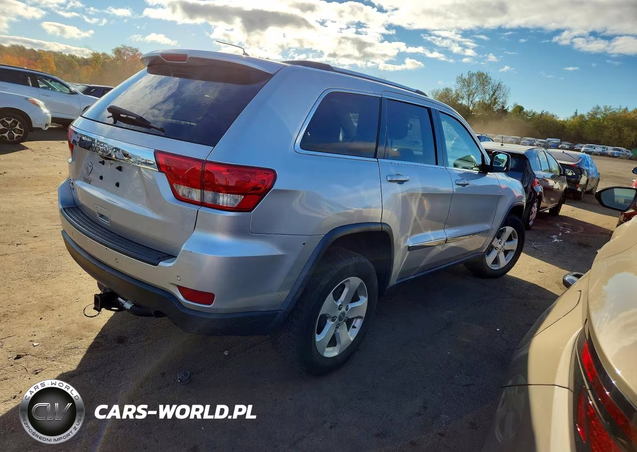 2013 Jeep Grand Cherokee Laredo VIN:1C4RJFAG4DC532696 - 3
