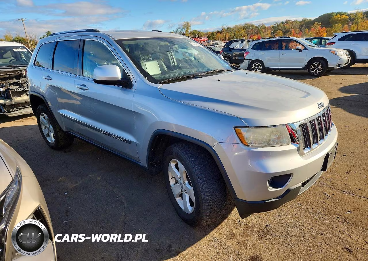 2013 Jeep Grand Cherokee Laredo VIN:1C4RJFAG4DC532696 - 4