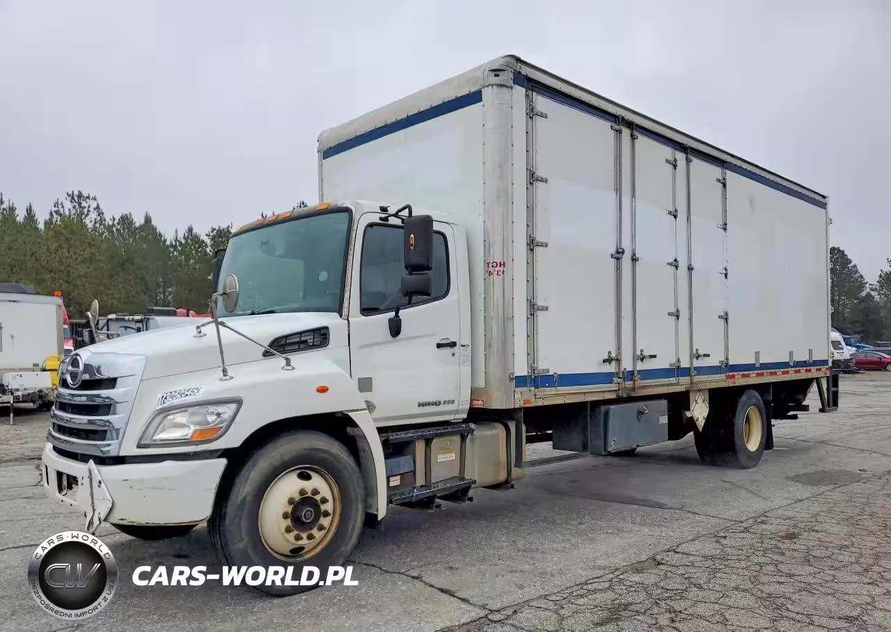2017 Hino 258-268 Box Truck