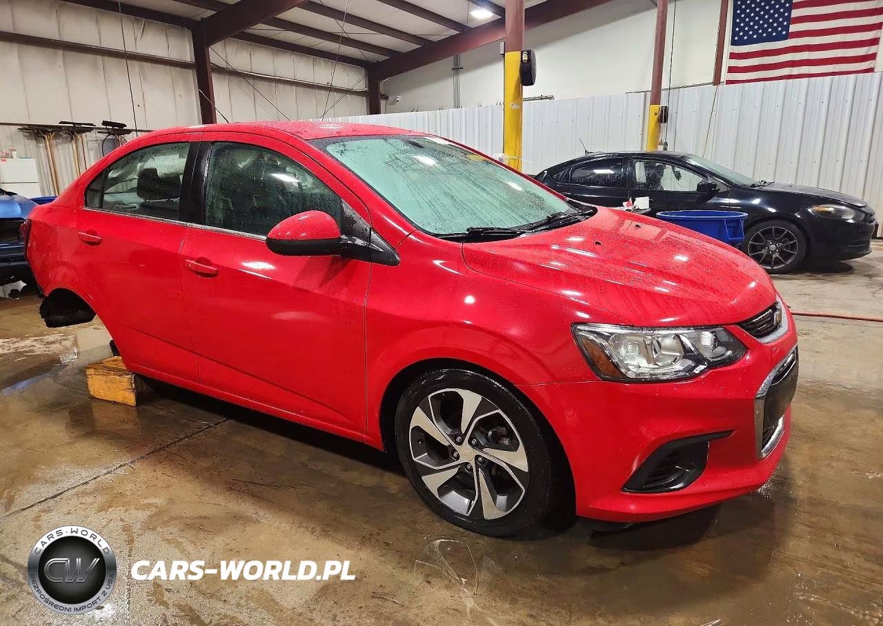 2019 Chevrolet Sonic Premier VIN:1G1JF5SB1K4122692 - 4