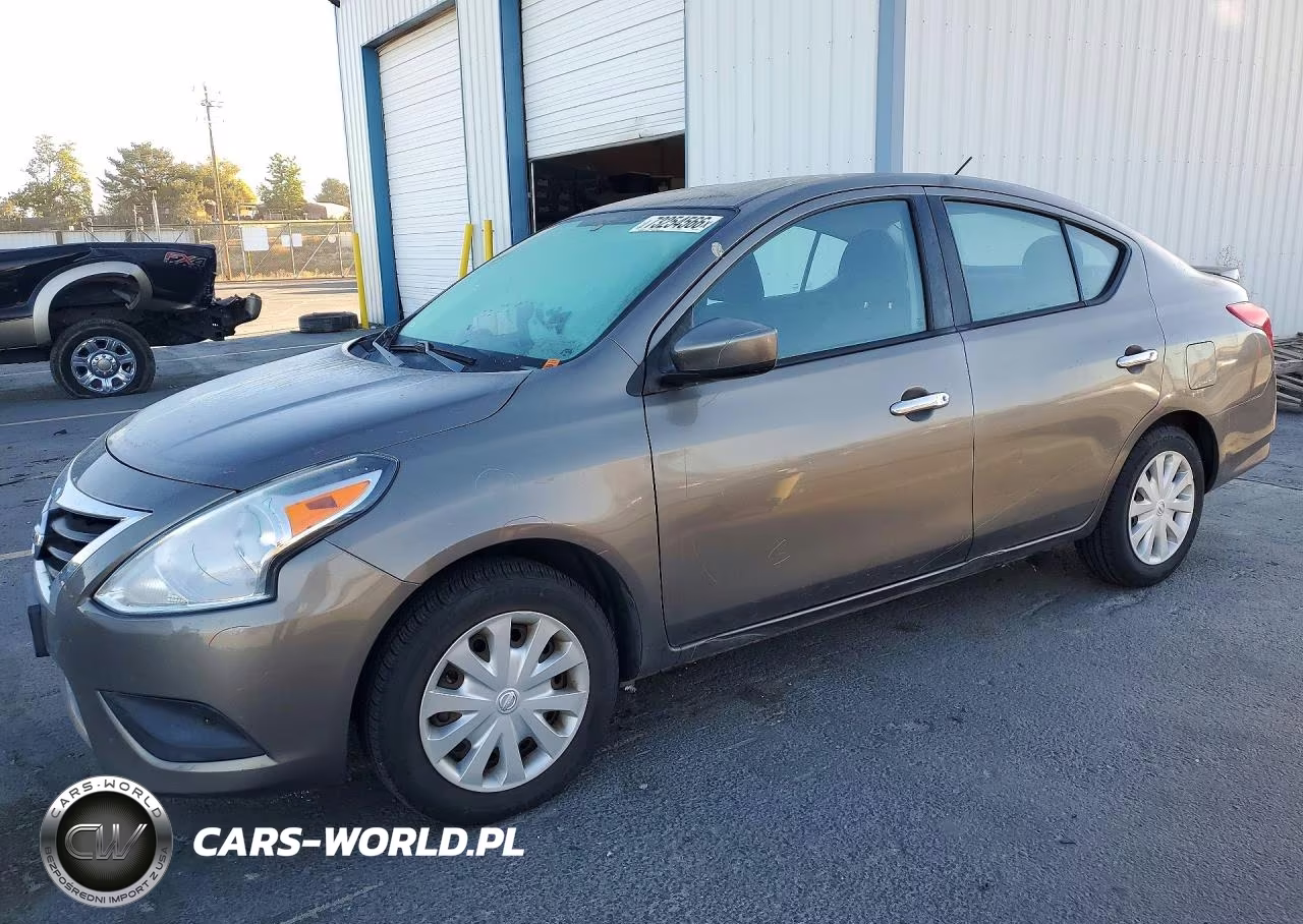2015 Nissan Versa 1.6 Sv