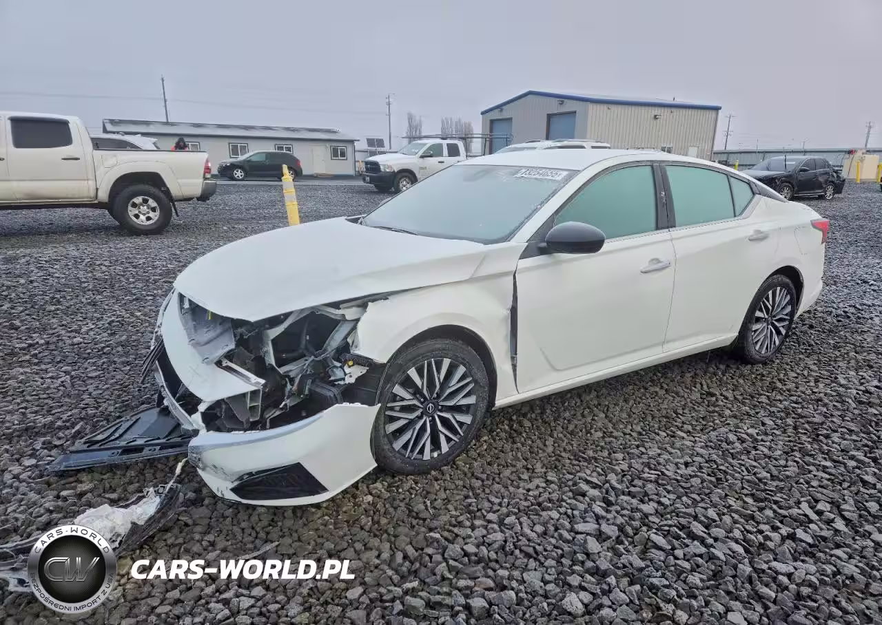 2025 Nissan Altima Sv