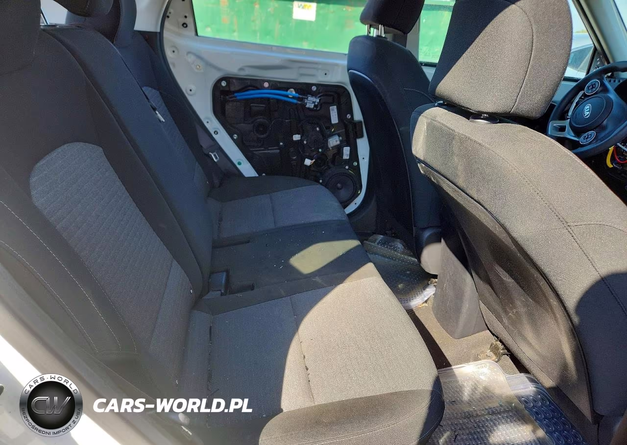 2020 Kia Soul S VIN:KNDJ23AU2L7709641 - 11