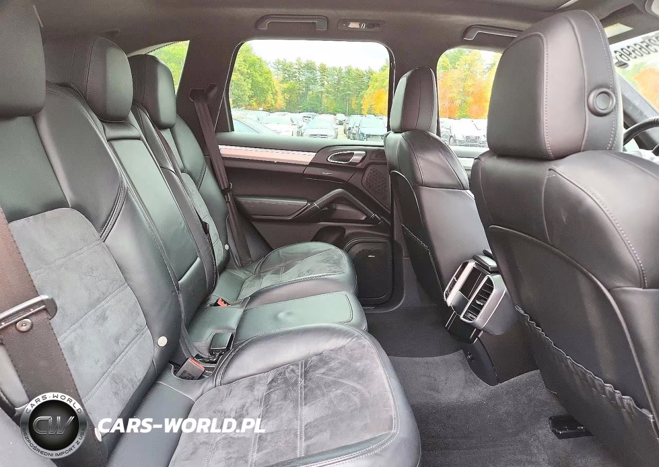 2014 Porsche Cayenne Gts VIN:WP1AD2A25ELA76662 - 11
