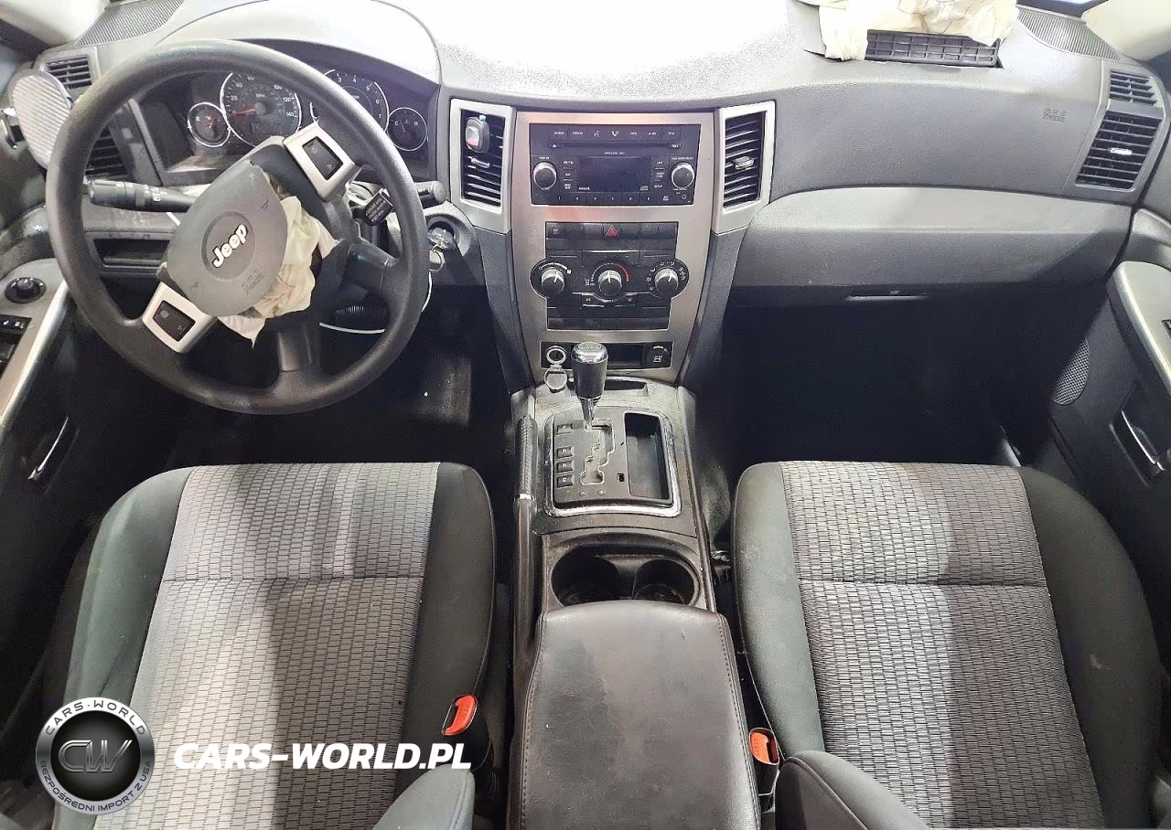2009 Jeep Grand Cherokee Laredo VIN:1J8GR48K29C555828 - 8