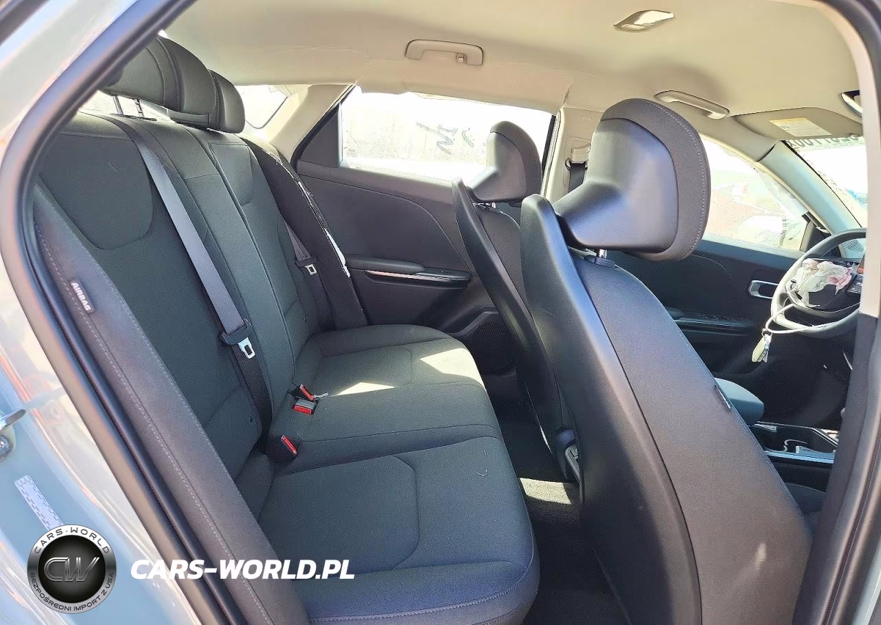 2026 Kia K4 Lxs VIN:3KPFT4DE8TE254629 - 10