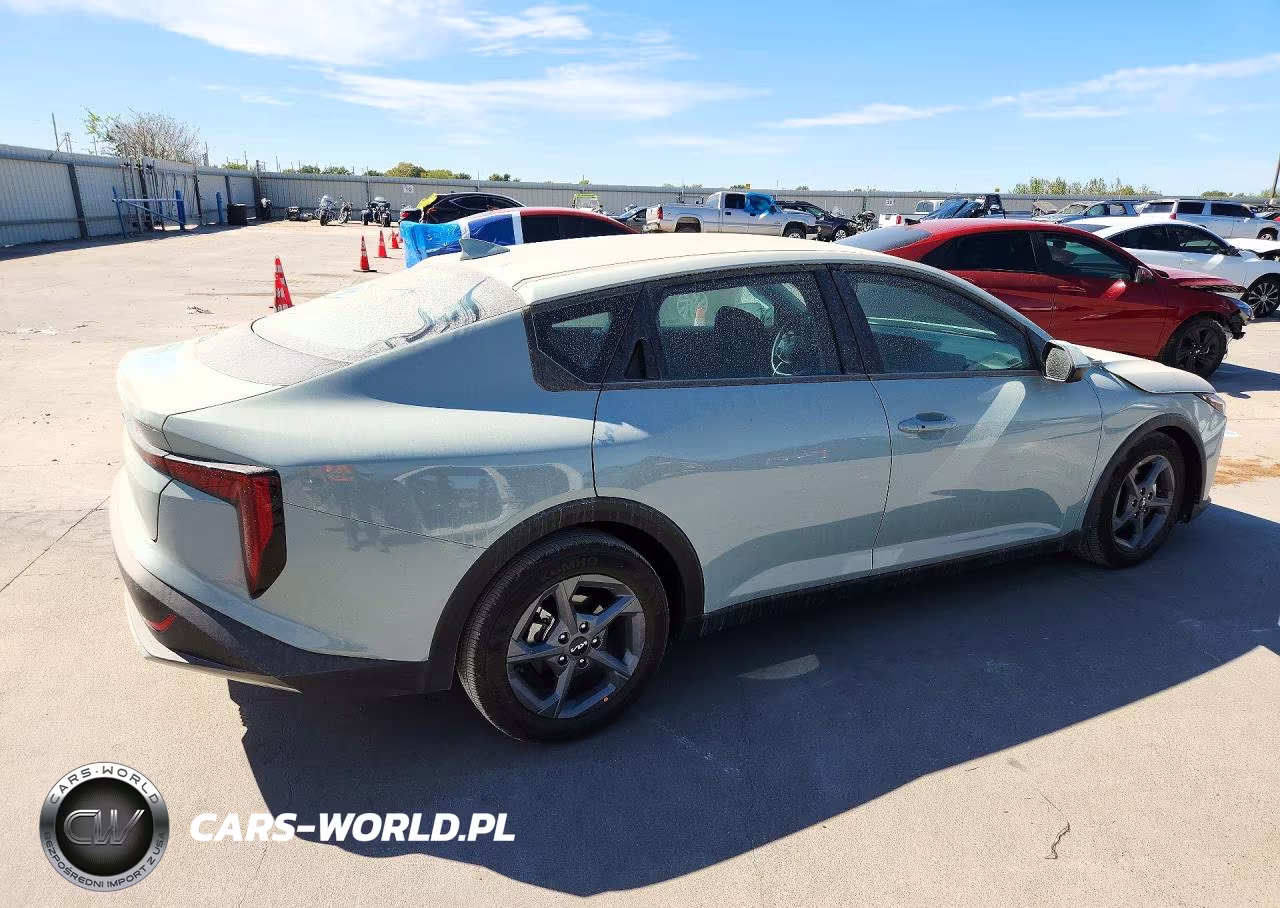 2026 Kia K4 Lxs VIN:3KPFT4DE8TE254629 - 3
