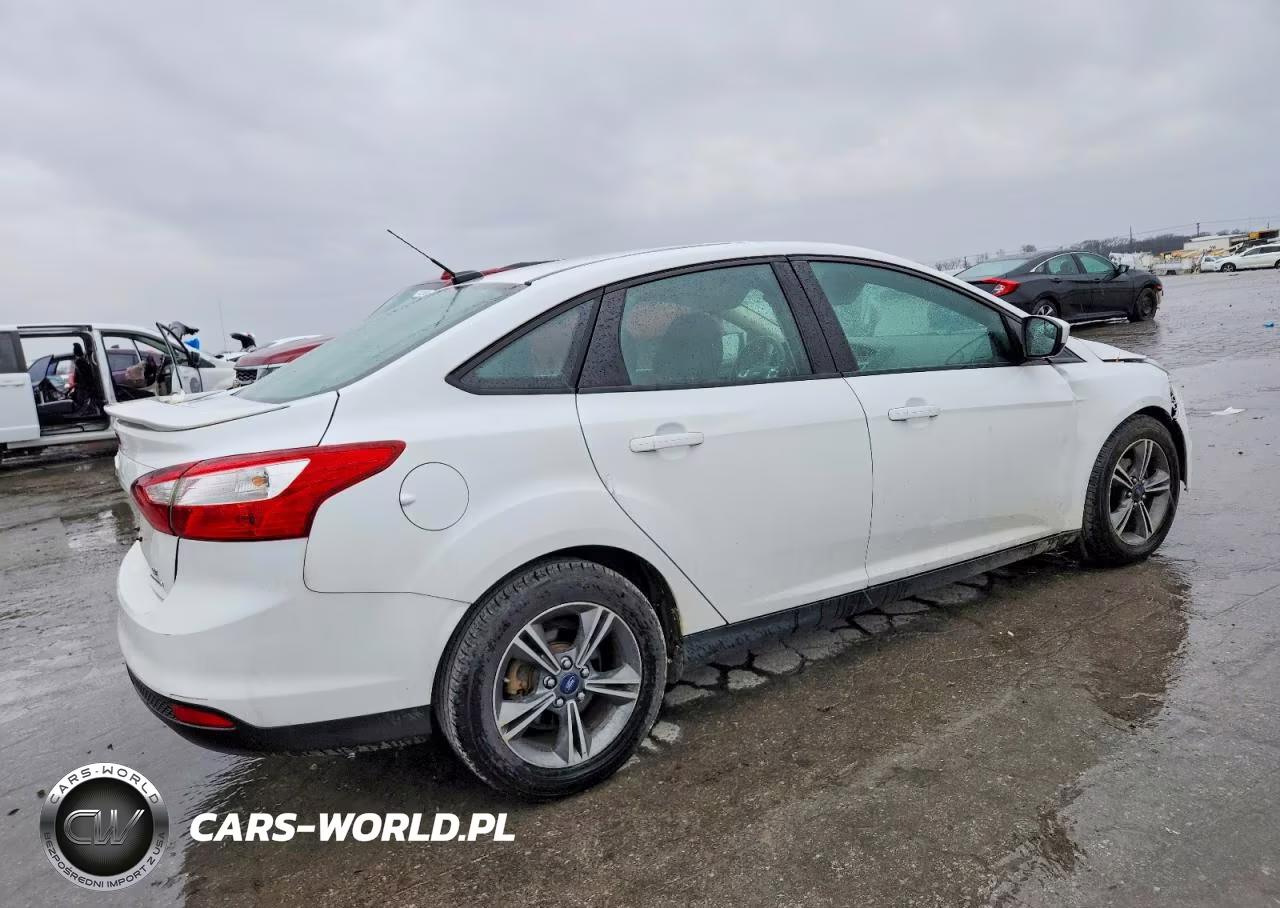 2012 Ford Focus Se VIN:1FAHP3F20CL399980 - 3