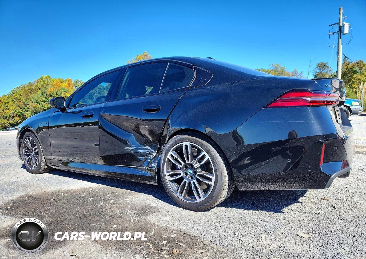 2025 BMW 550 Xe VIN:WBA13FK09SCU75754 - 2