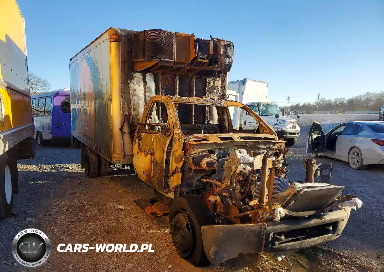 2022 Chevrolet Silverado Refrigerated Box Truck