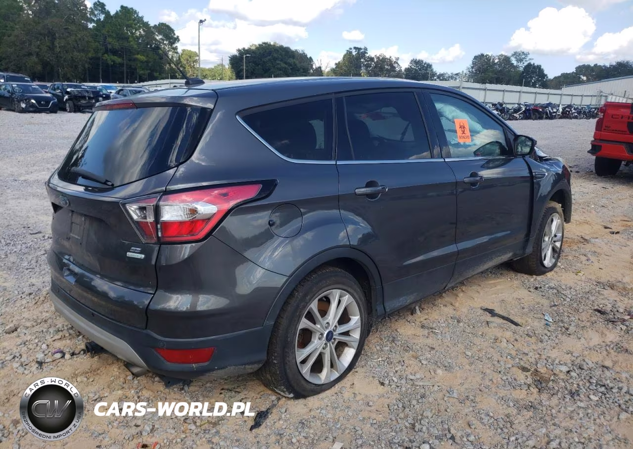 2017 Ford Escape Se VIN:1FMCU0GD8HUB45653 - 3