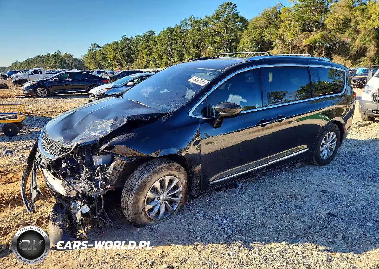 2018 Chrysler Pacifica Touring L Plus