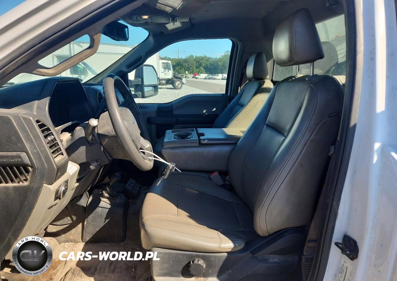 2017 Ford F550 Super Duty VIN:1FDUF5HT9HEB41882 - 7