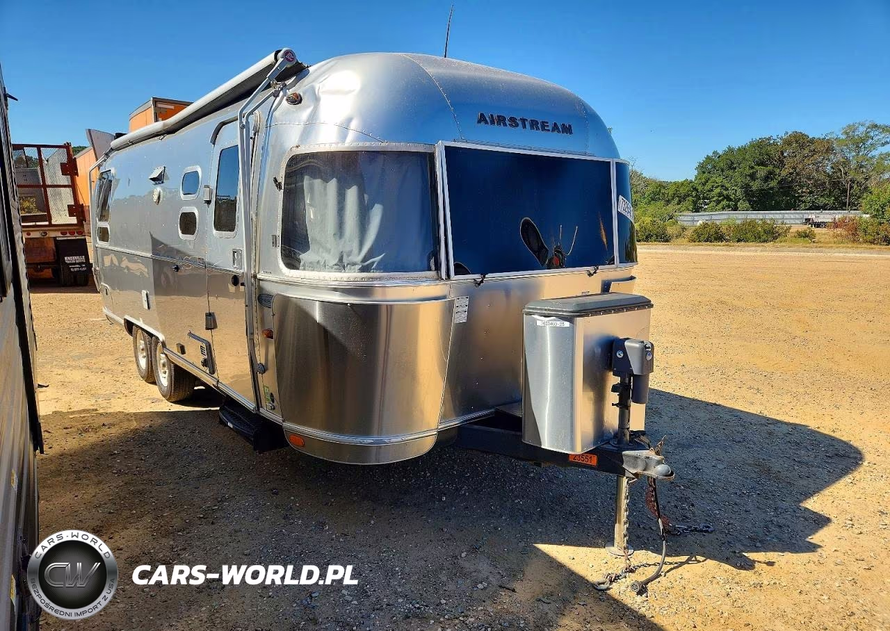 2015 Airstream Flying Cloud Series – zdjęcie 1 z 10