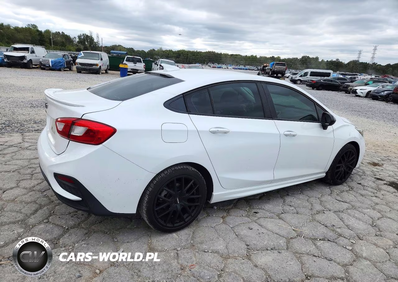 2018 Chevrolet Cruze Lt VIN:1G1BE5SM9J7111123 - 3