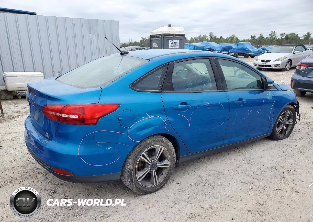 2017 Ford Focus Se VIN:1FADP3FE5HL214127 - 3
