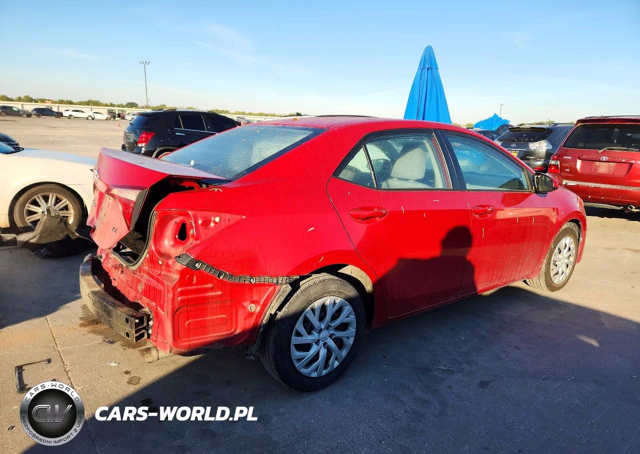 2017 Toyota Corolla Le VIN:5YFBURHE4HP706536 - 3