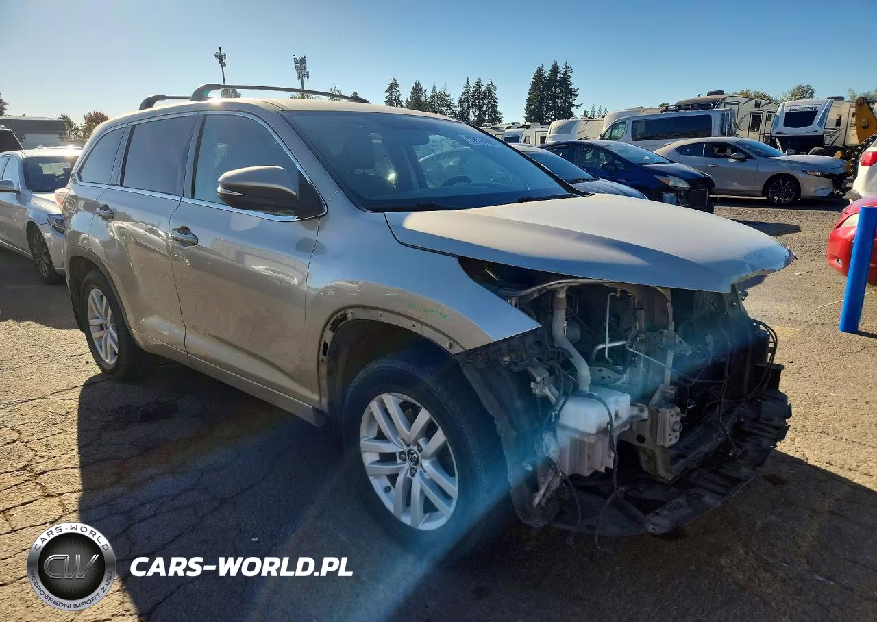 2016 Toyota Highlander Le VIN:5TDBKRFH2GS286722 - 4
