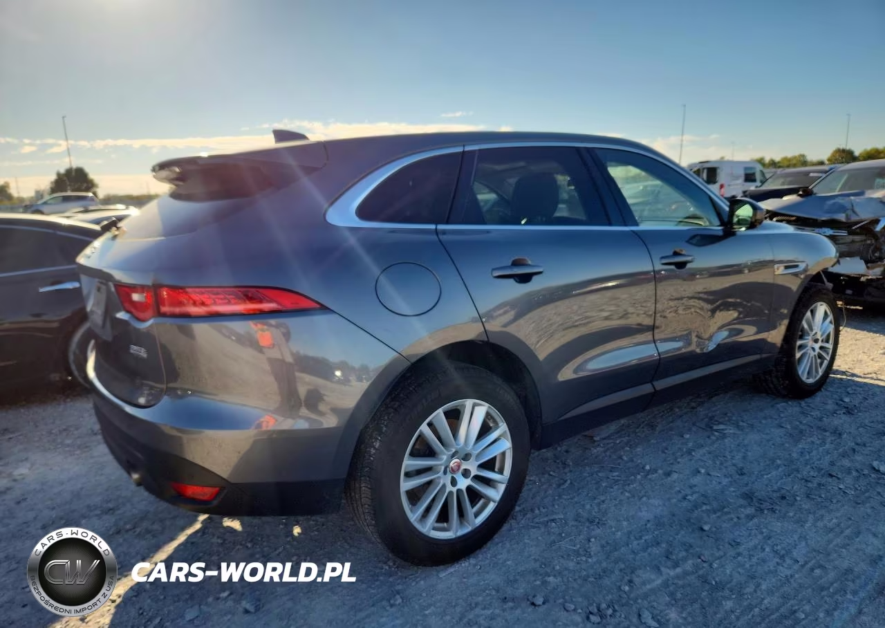 2017 Jaguar F-Pace Prestige VIN:SADCK2BV5HA881493 - 3