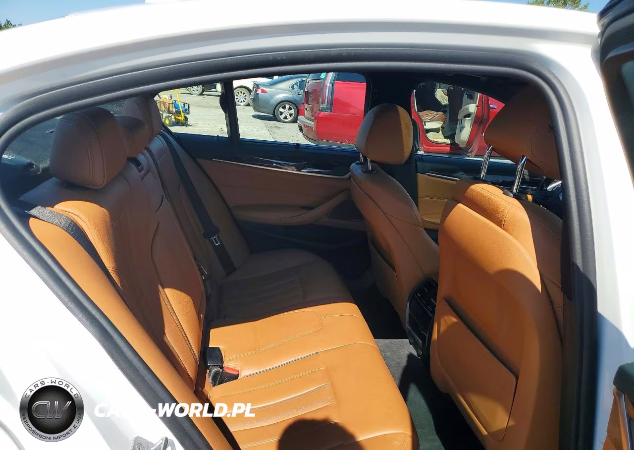 2018 BMW 530E VIN:WBAJA9C56JB253016 - 10