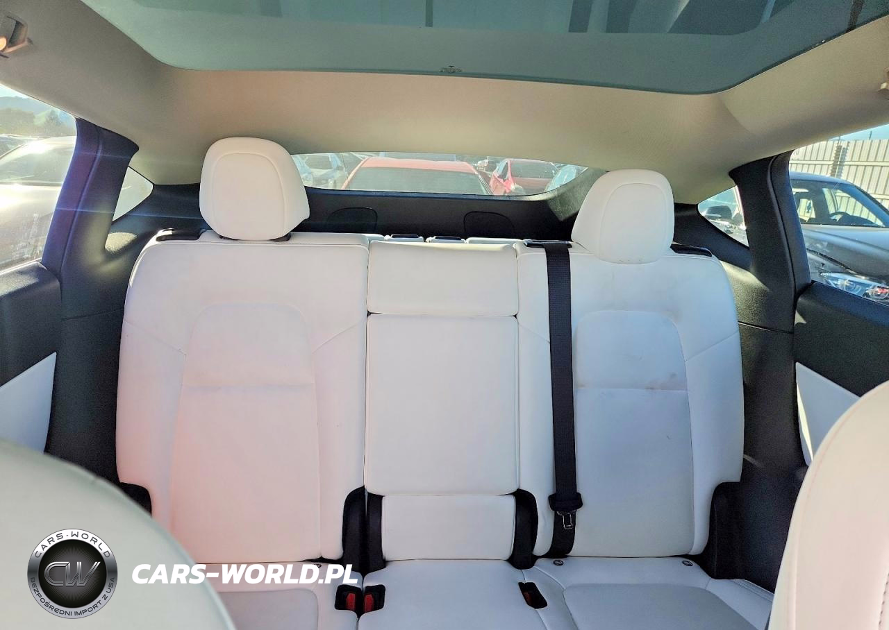 2021 Tesla Model Y VIN:5YJYGAEEXMF157566 - 10