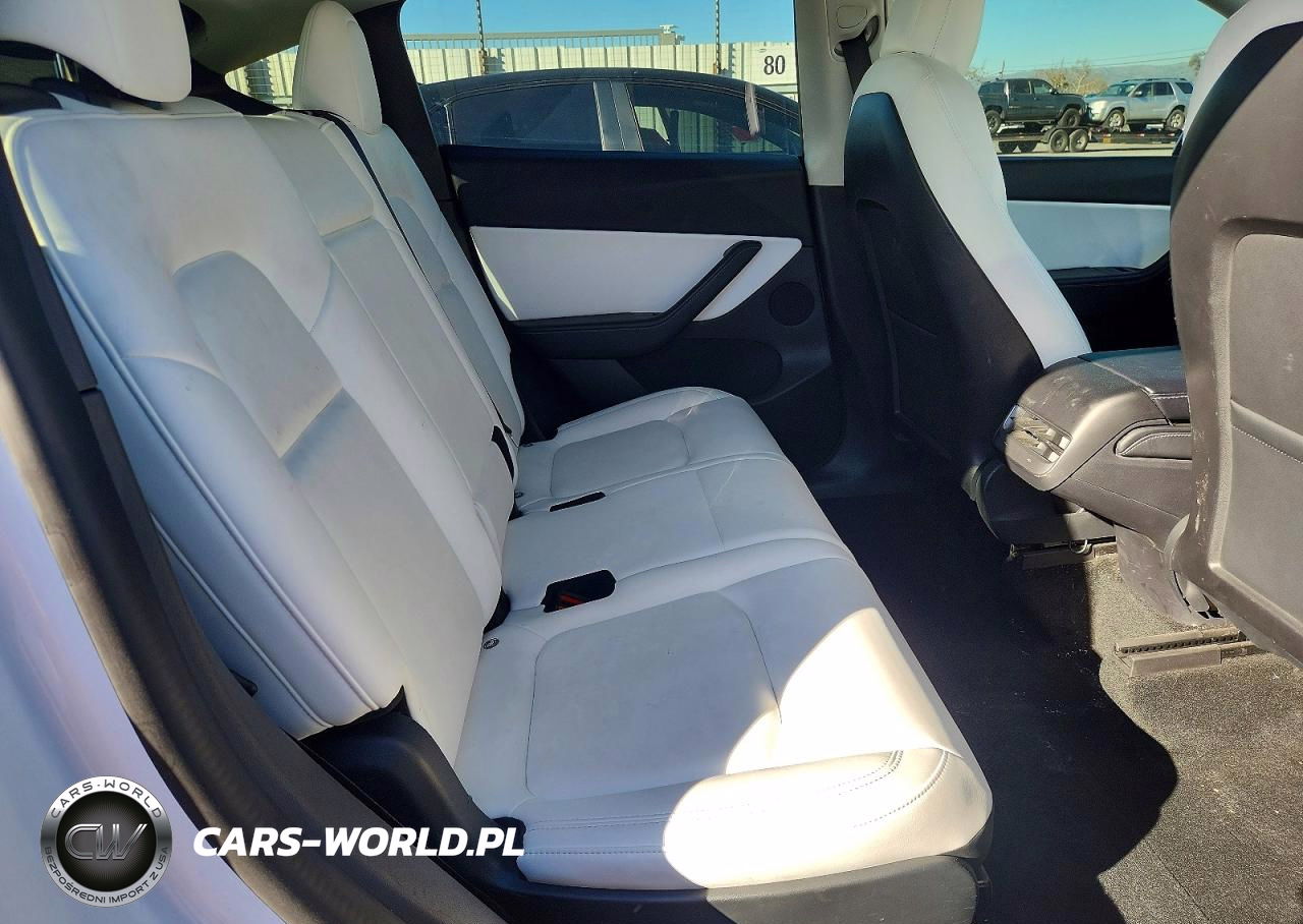 2021 Tesla Model Y VIN:5YJYGAEEXMF157566 - 11