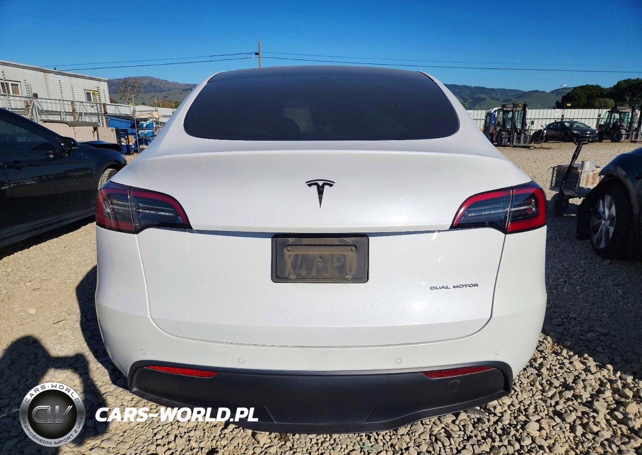 2021 Tesla Model Y VIN:5YJYGAEEXMF157566 - 6