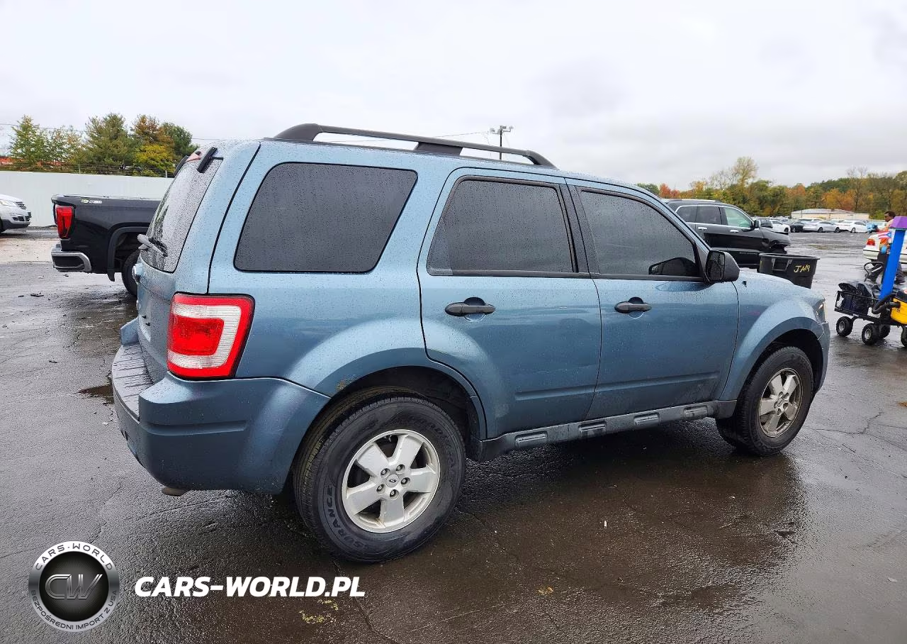 2011 Ford Escape Xlt VIN:1FMCU9D79BKC58355 - 3