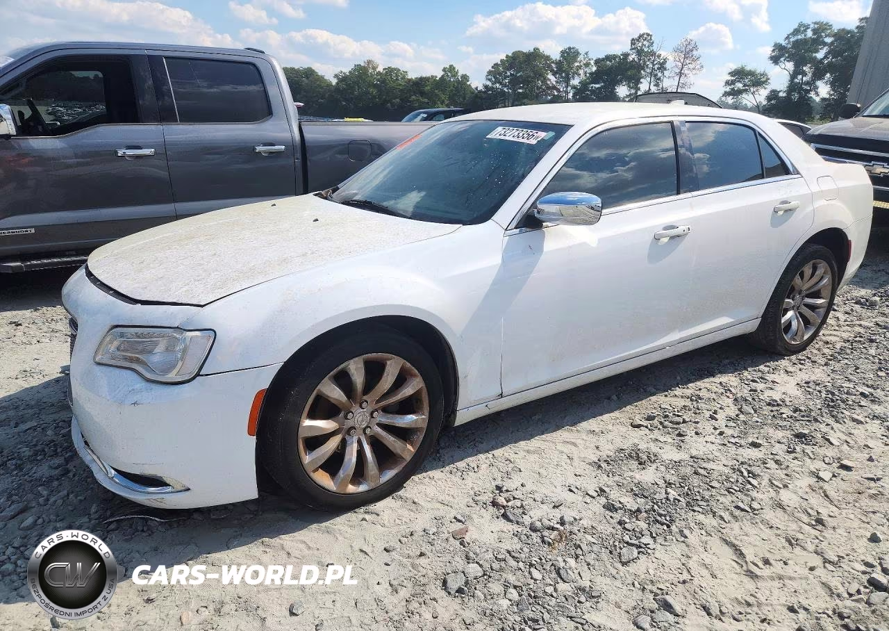 2019 Chrysler 300 Touring VIN:2C3CCAAG2KH590002 - 1